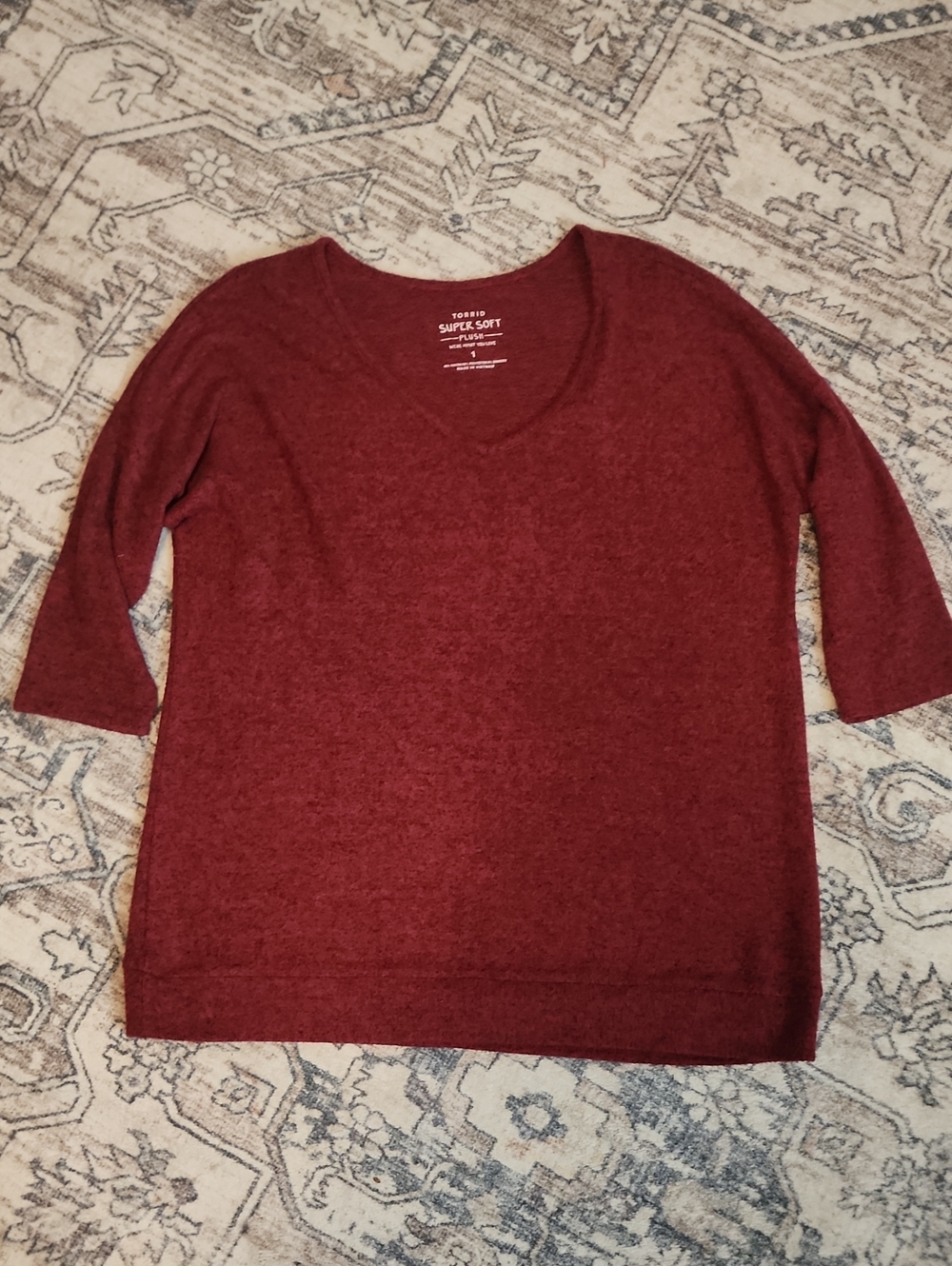 Torrid Women’s Size 1 (14-16) V-neck Super Soft Knit Sweater - Burgundy
